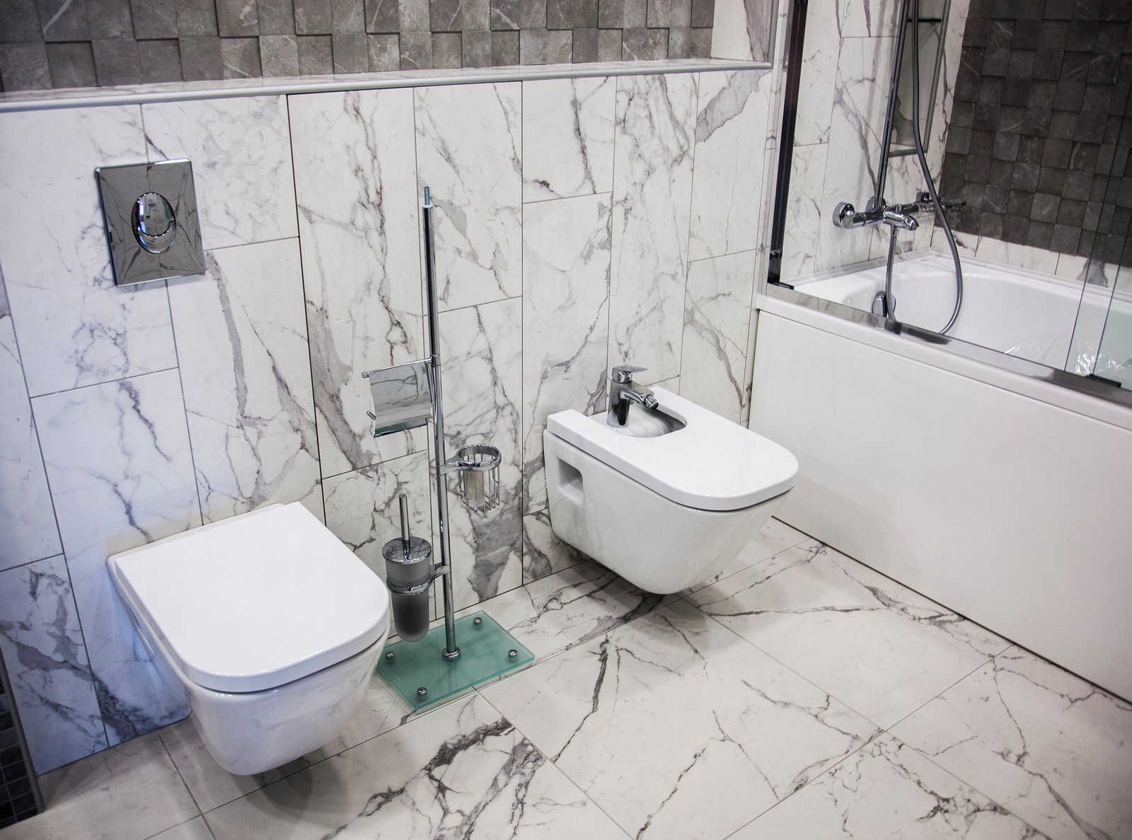 Durable and Long-Lasting Tiles in the Bathroom